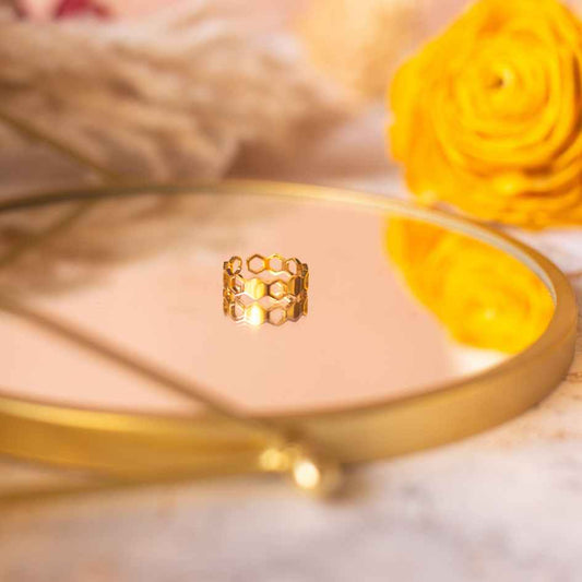 Honeycomb ring