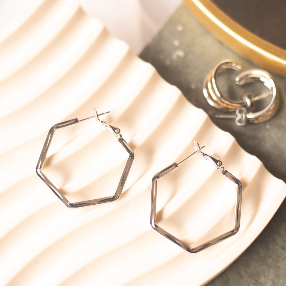 The hexagonal hoops