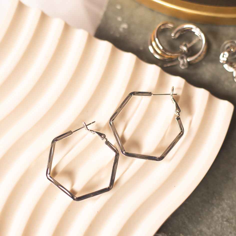 The hexagonal hoops